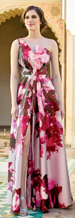 Wzorzysta suknia na jedno ramię 